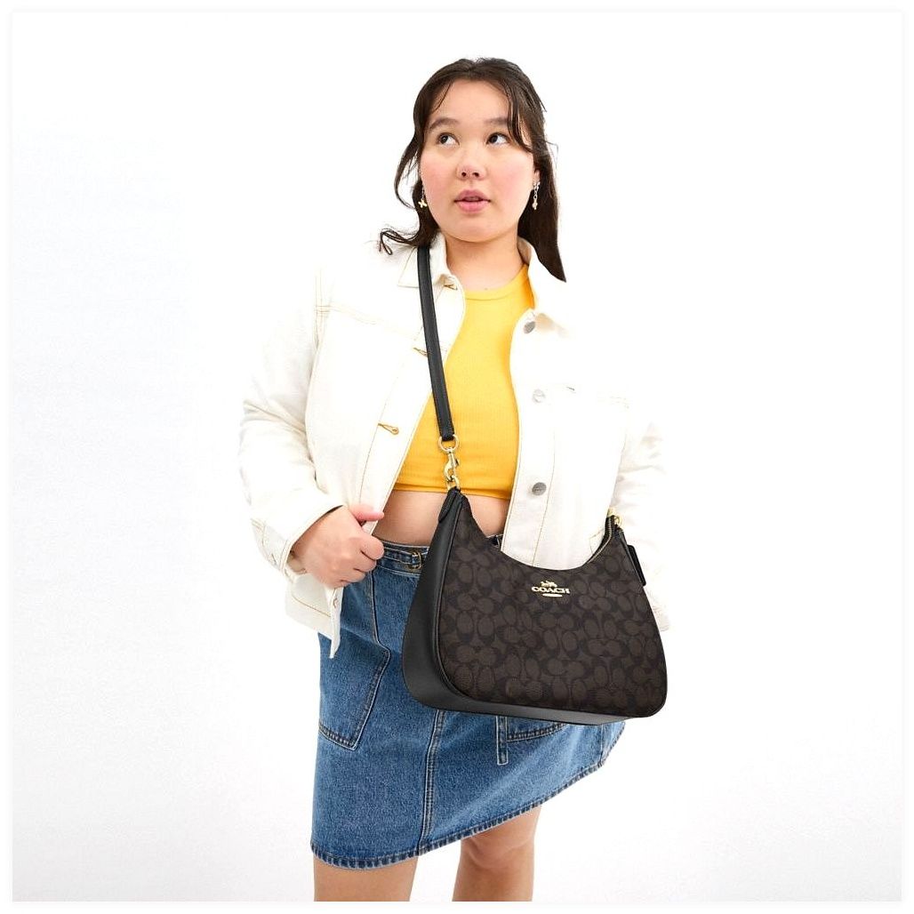 코치 Teri Hobo Bag In Signature Canvas 이미지