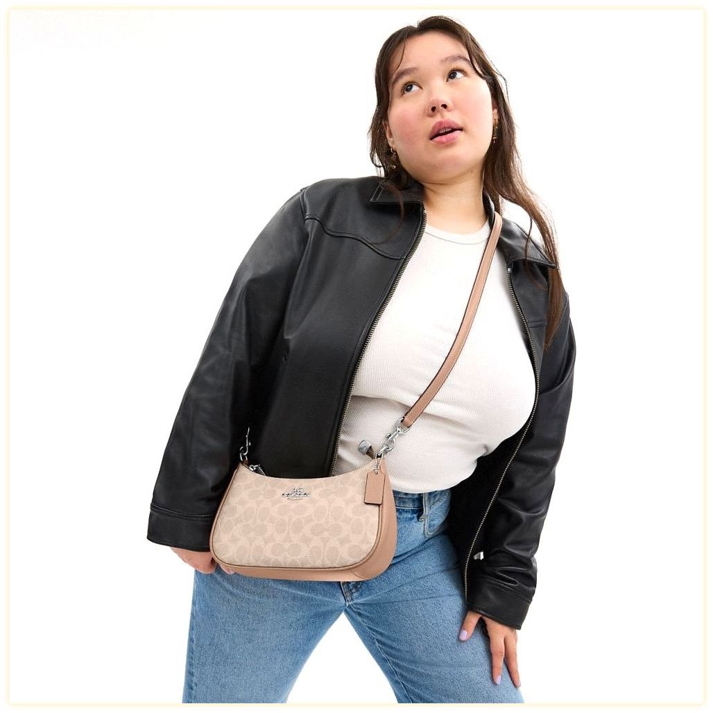 코치 Teri Shoulder Bag In Signature Canvas 이미지