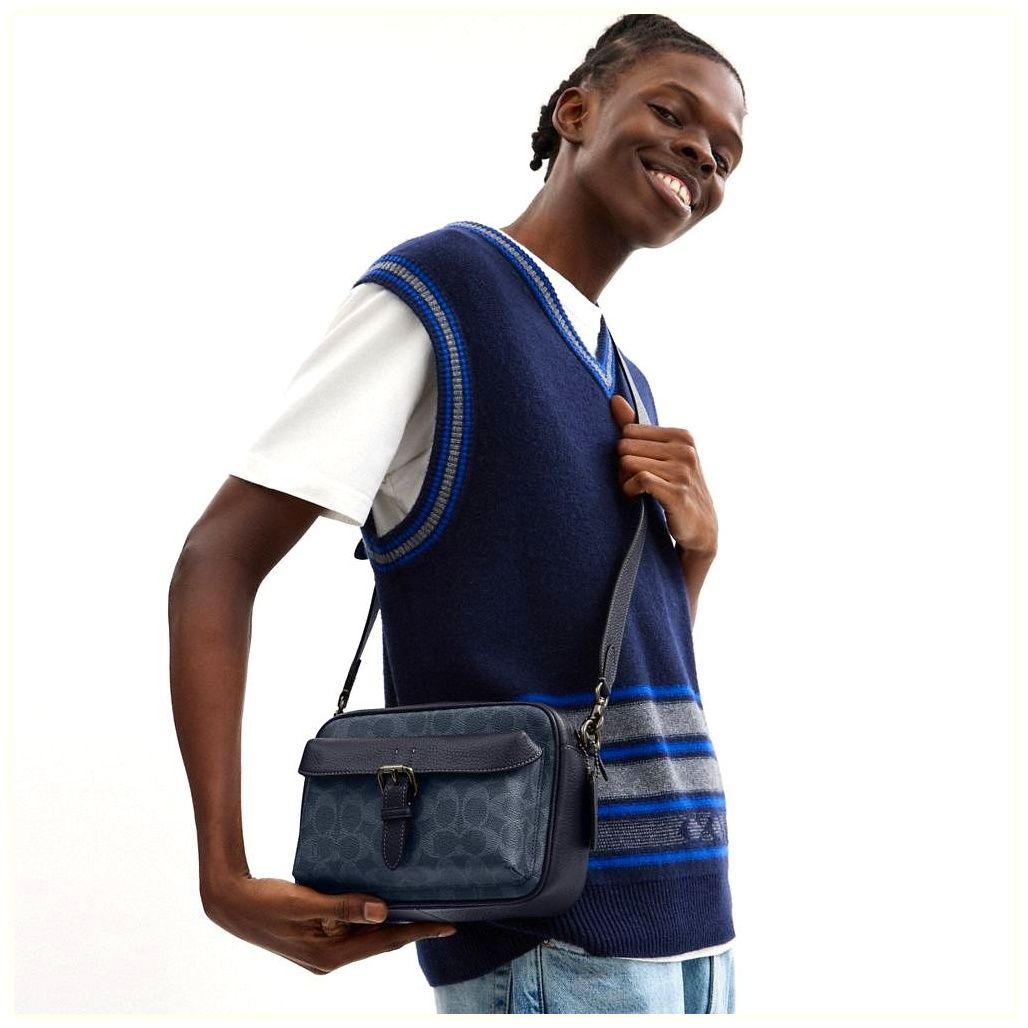 코치 Warner Crossbody Bag In Signature Canvas 이미지