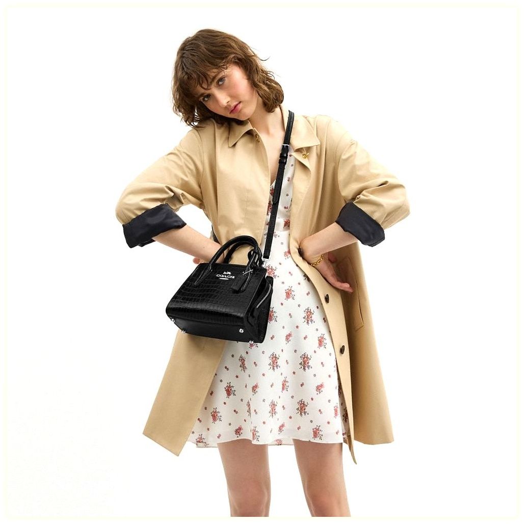 코치 Andrea Carryall Bag 이미지