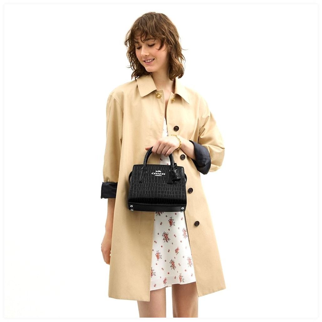 코치 Andrea Carryall Bag 이미지