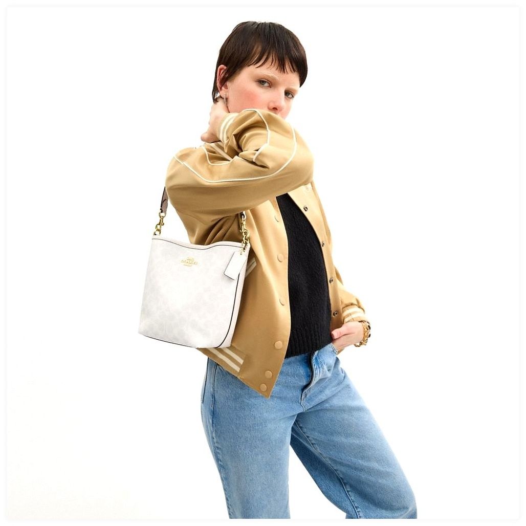 코치 City Bucket Bag In Signature Canvas 이미지