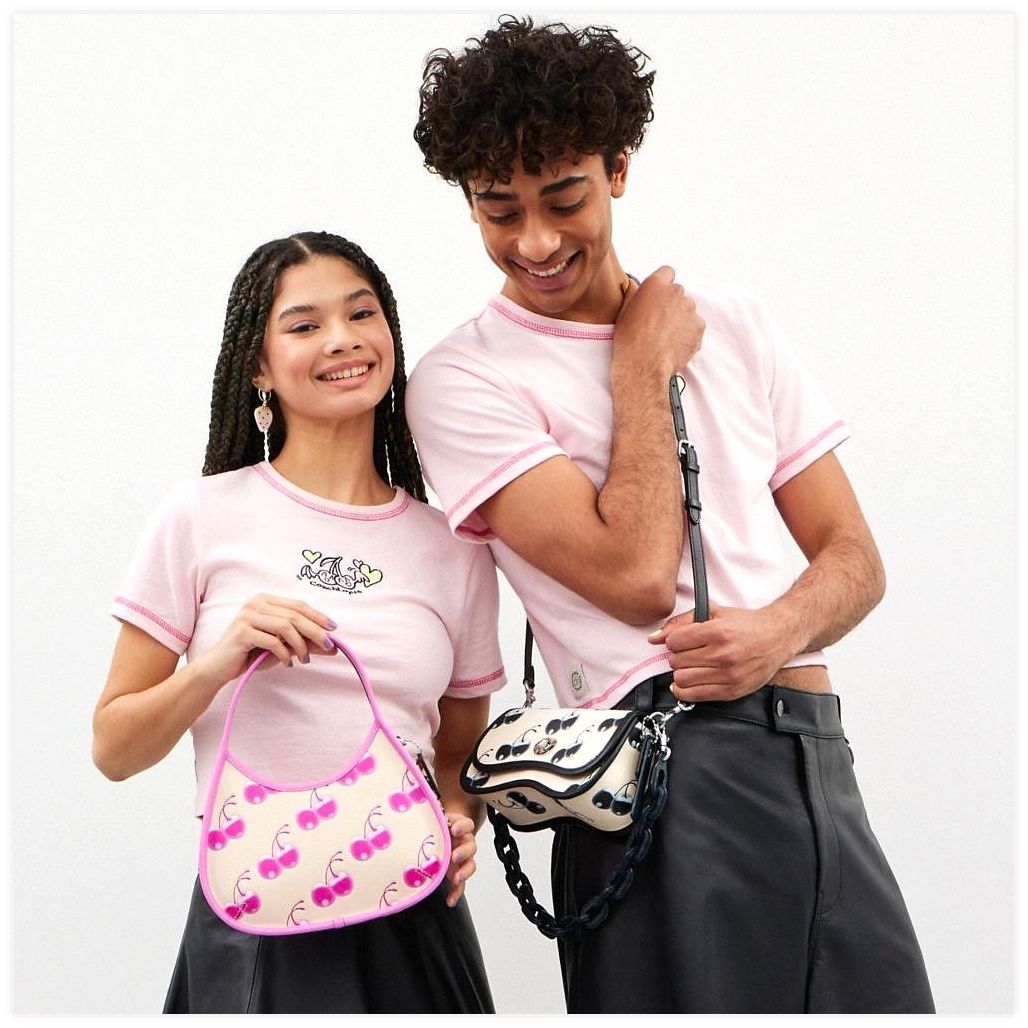 코치 Ergo Bag In Coachtopia Leather With Cherry Print 이미지