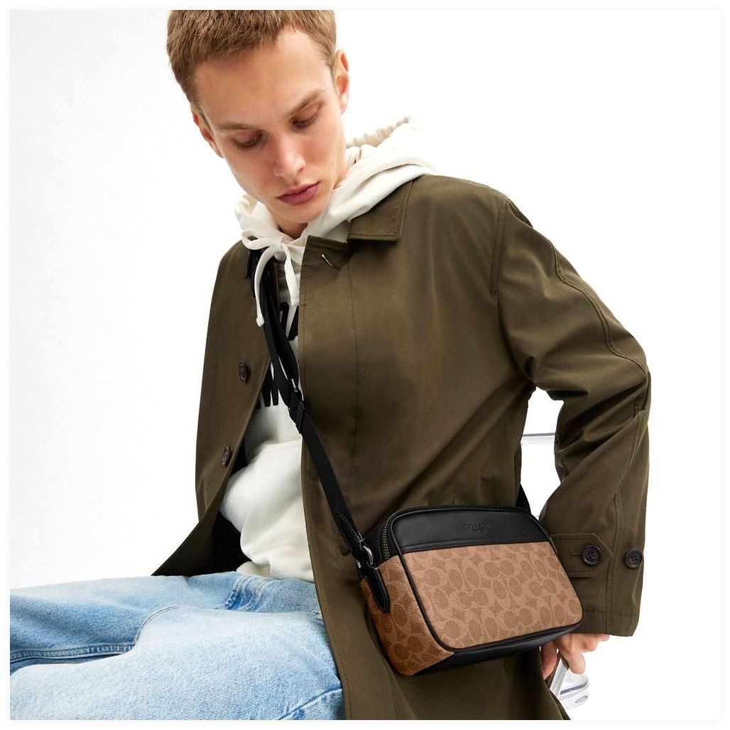 코치 Graham Crossbody Bag In Signature Canvas 이미지