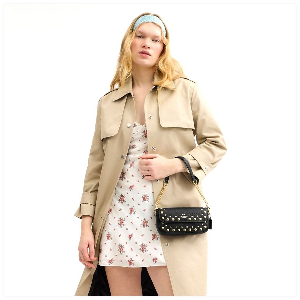 코치 Hailey Flap Bag With Rivets 이미지