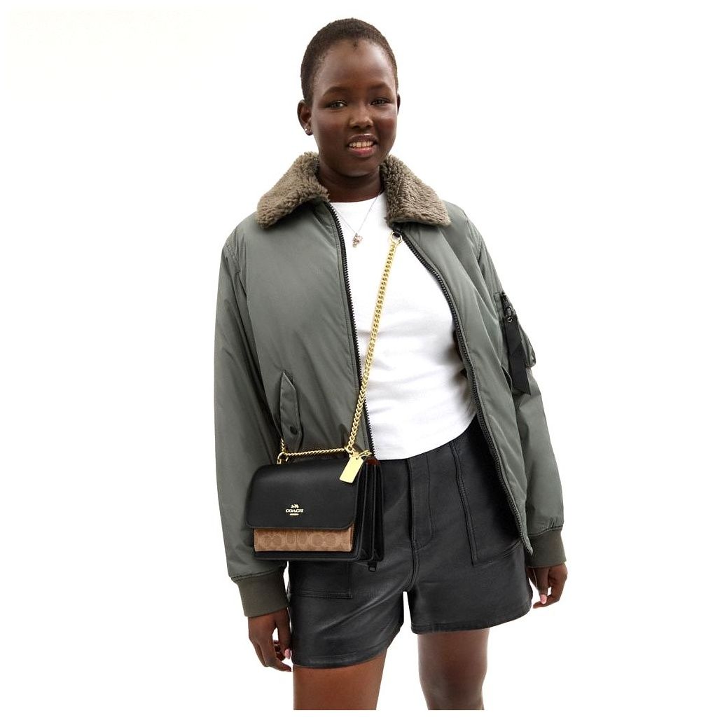 코치 Klare Crossbody Bag In Signature Canvas 이미지