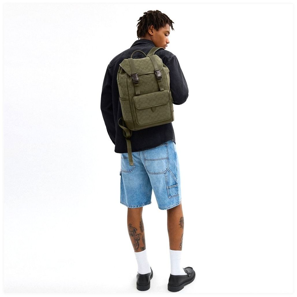 코치 League Flap Backpack In Signature Canvas Jacquard 이미지