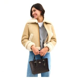 코치 몰리 토트 25 시그니처 캔버스 백 솔직 후기: 데일리백 추천, 20대 30대 가방, 가격, 사이즈 정보 이미지