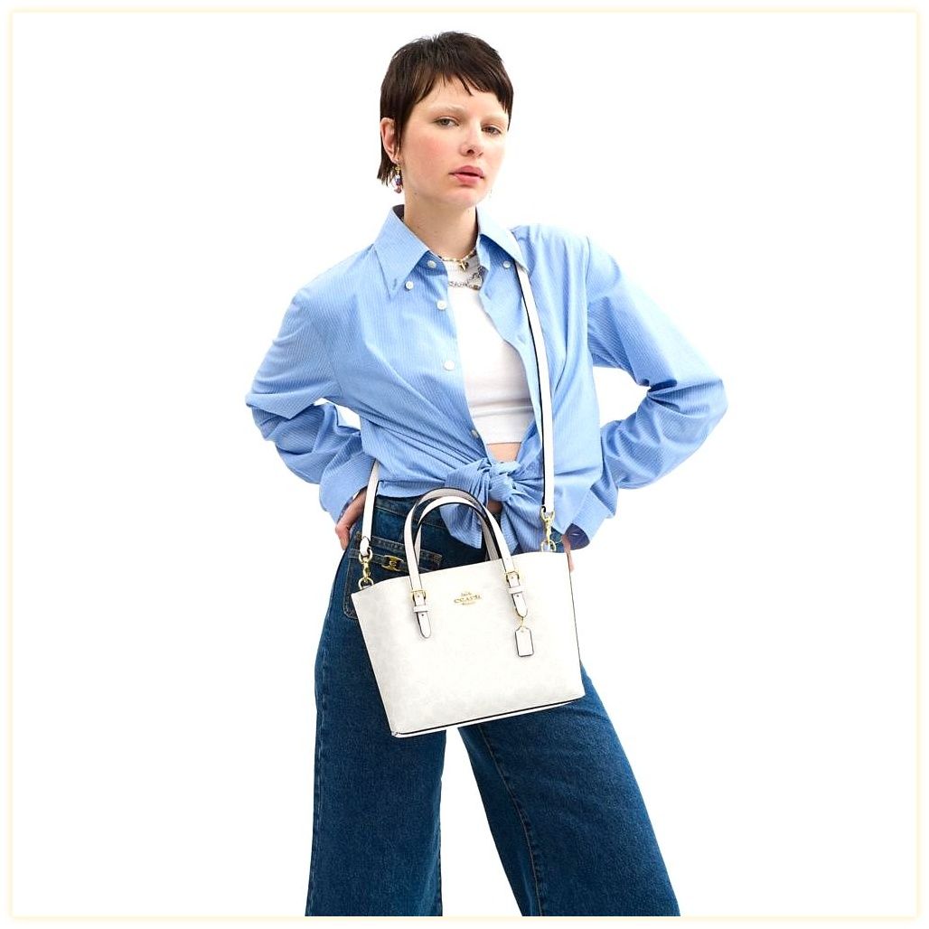 코치 Mollie Tote Bag 25 In Signature Canvas 이미지