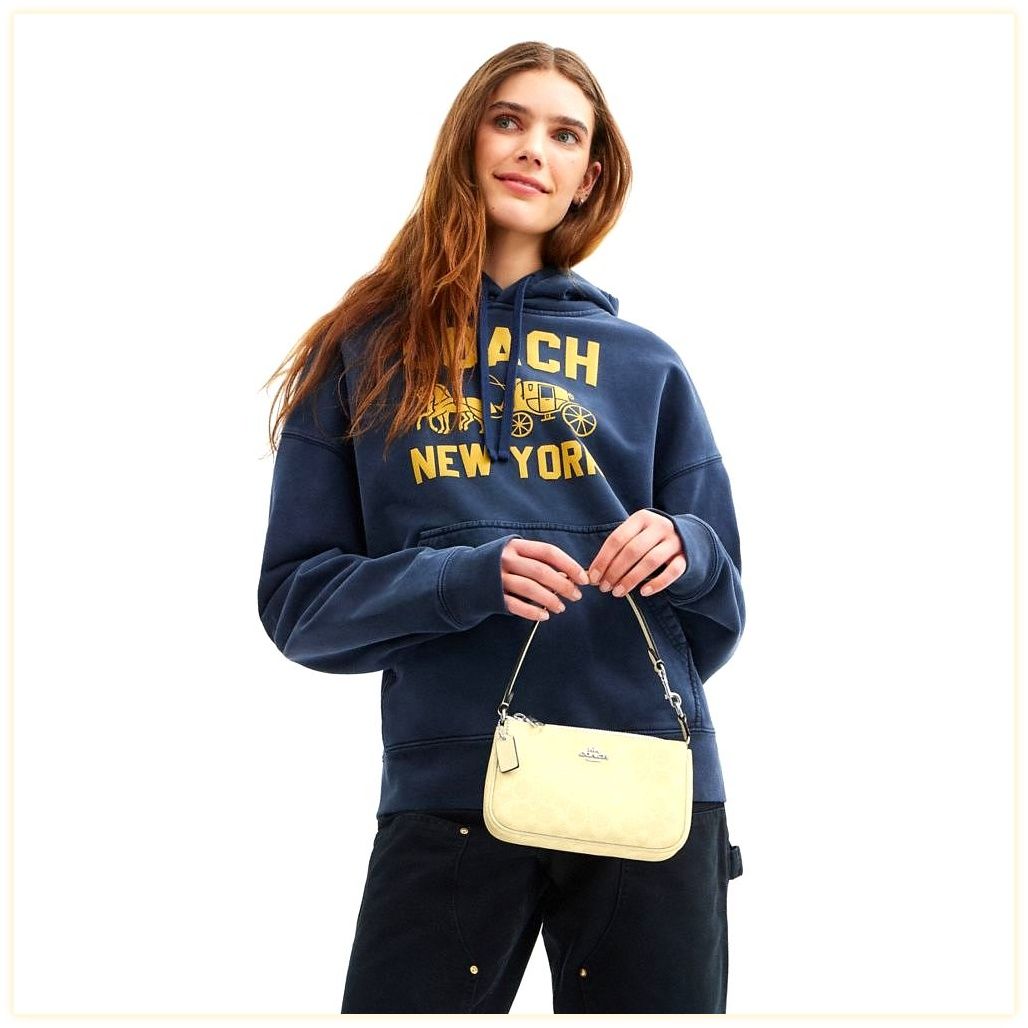 코치 Nolita 19 In Signature Canvas 이미지