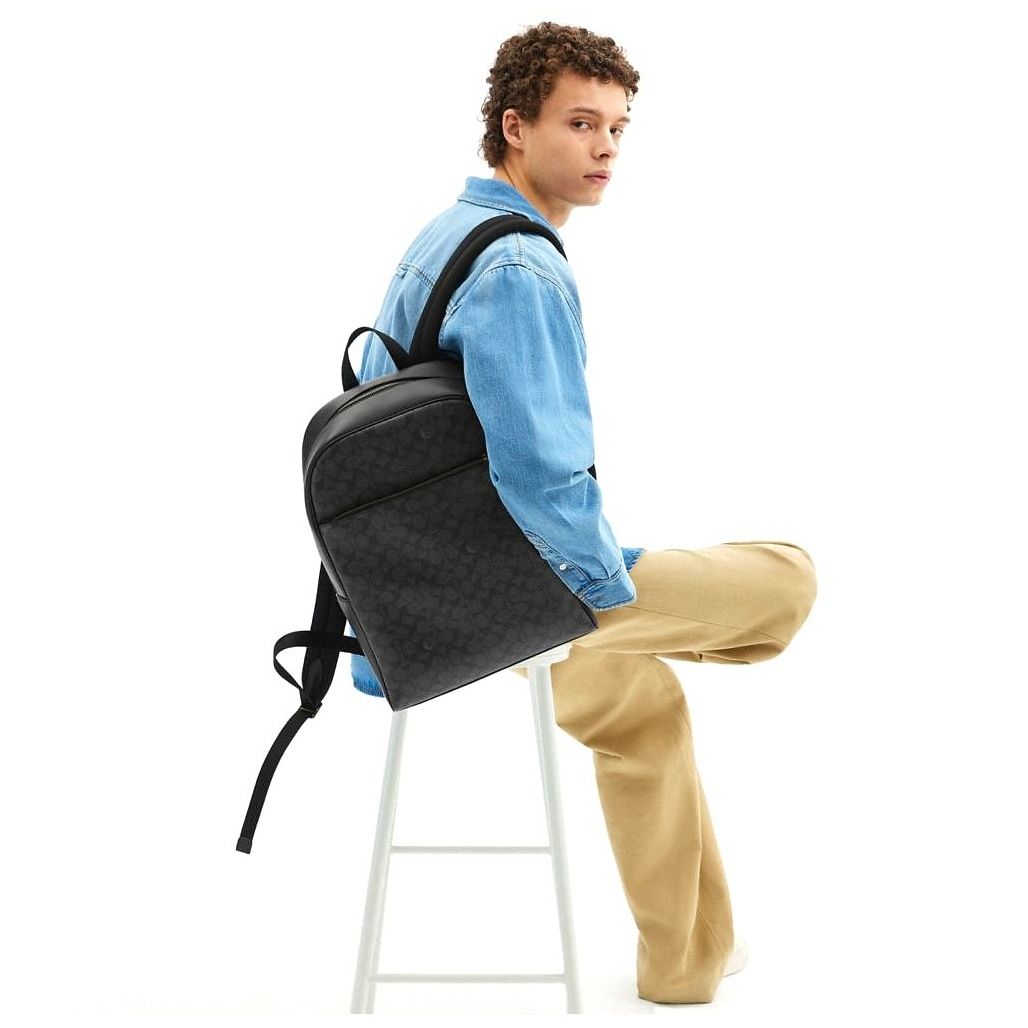 코치 Owen Backpack In Signature Canvas 이미지