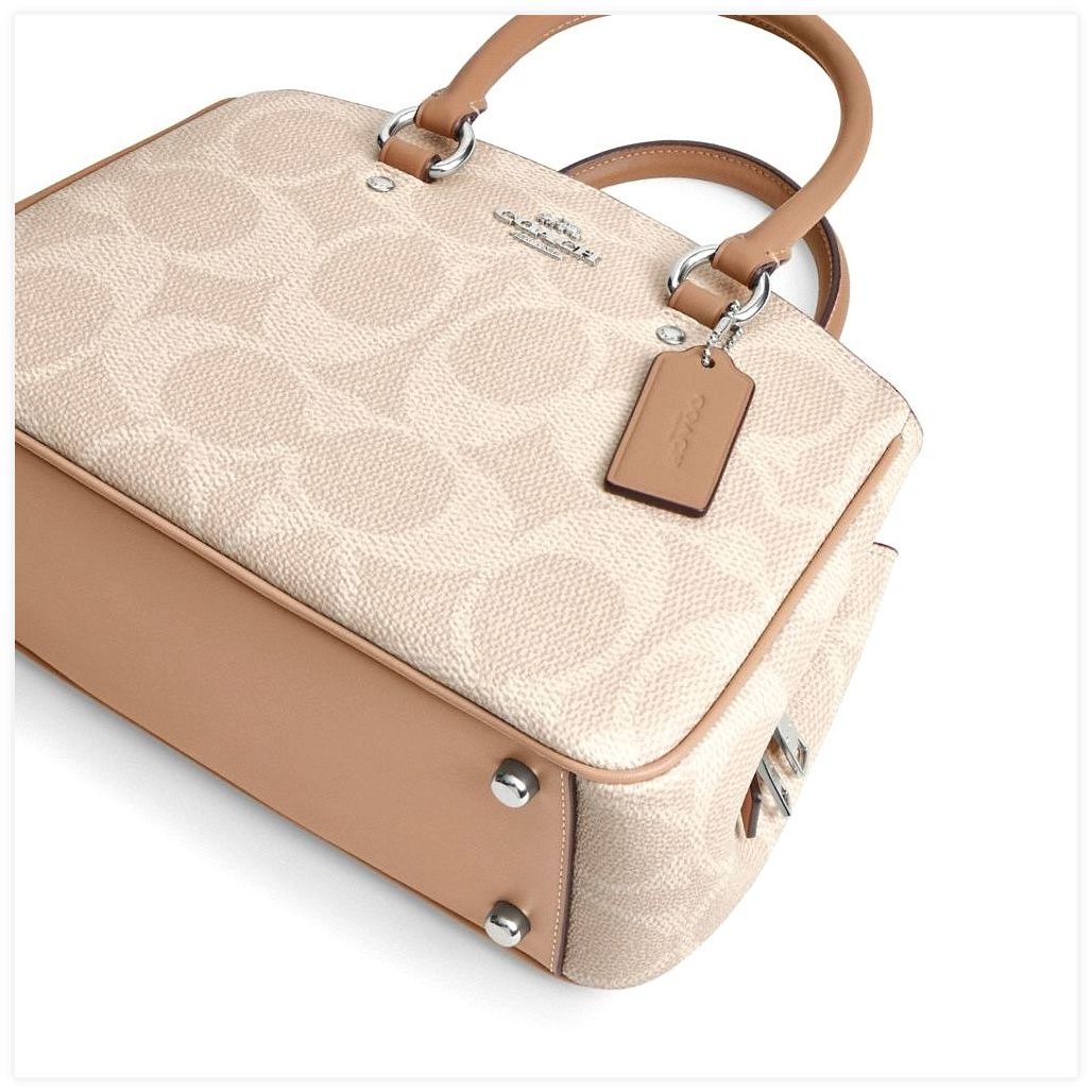 코치 Savannah Small Carryall Bag In Signature Canvas 이미지