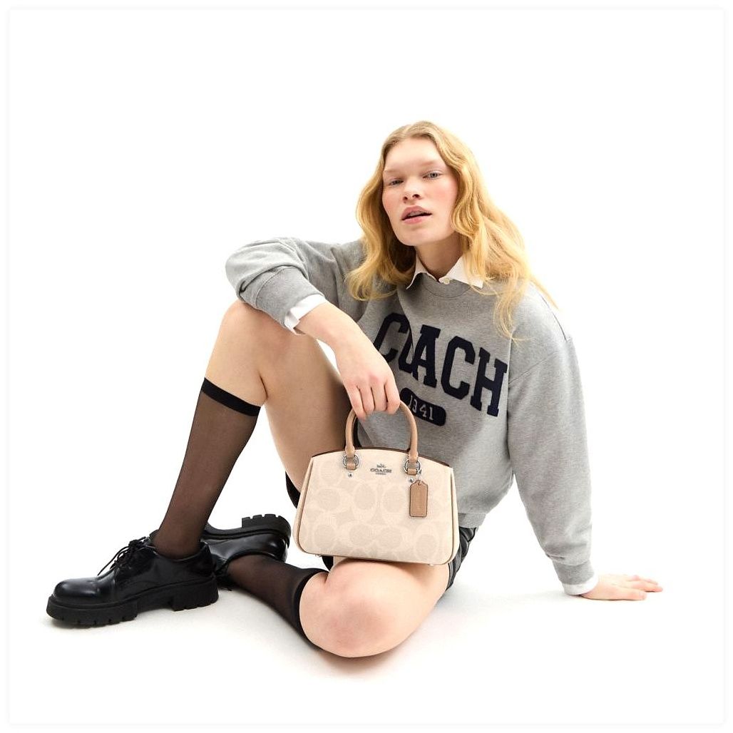 코치 Savannah Small Carryall Bag In Signature Canvas 이미지
