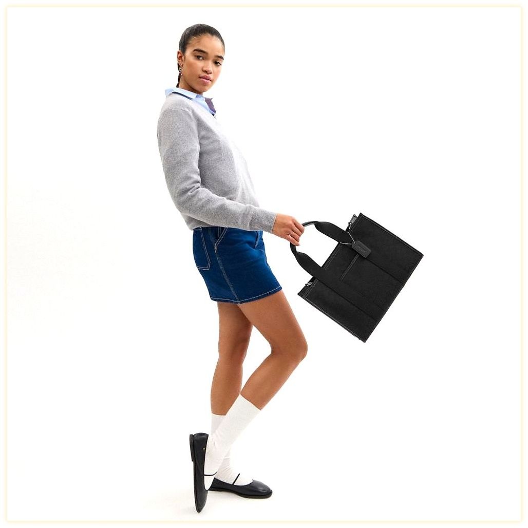 코치 Smith Tote Bag In Signature Jacquard 이미지