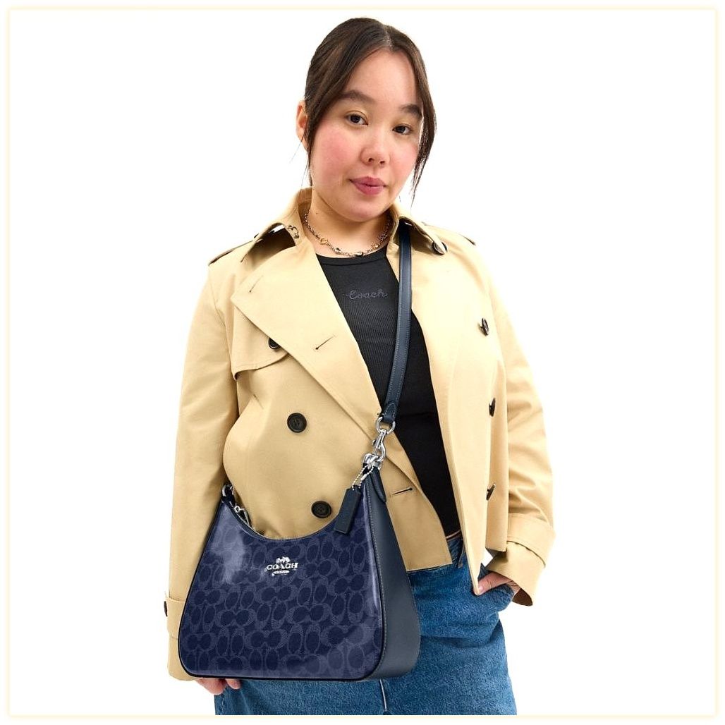 코치 Teri Hobo Bag In Signature Canvas 이미지