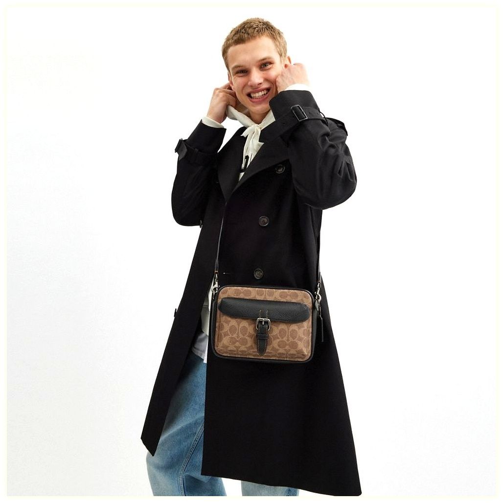 코치 Warner Crossbody Bag In Signature Canvas 이미지