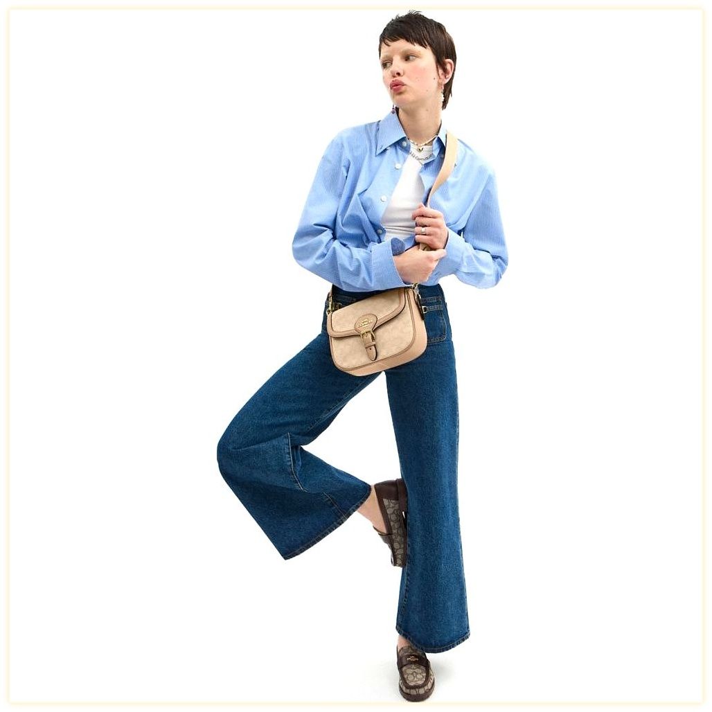 코치 Amelia Saddle Bag With Signature Canvas 이미지