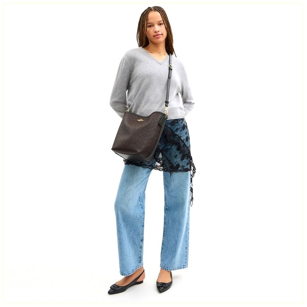코치 City Large Bucket Bag In Signature Canvas 이미지
