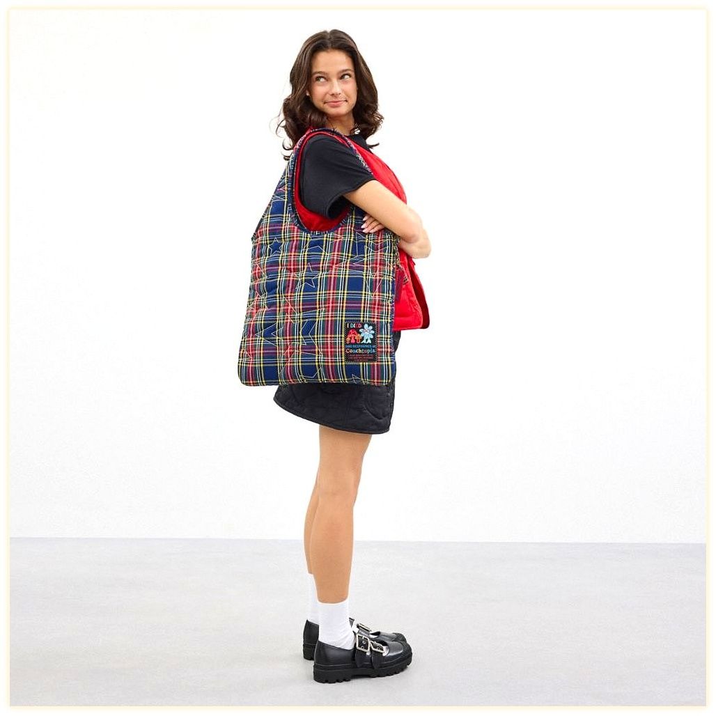 코치 Coachtopia Loop Flat Tote With Plaid Star Quilting 이미지