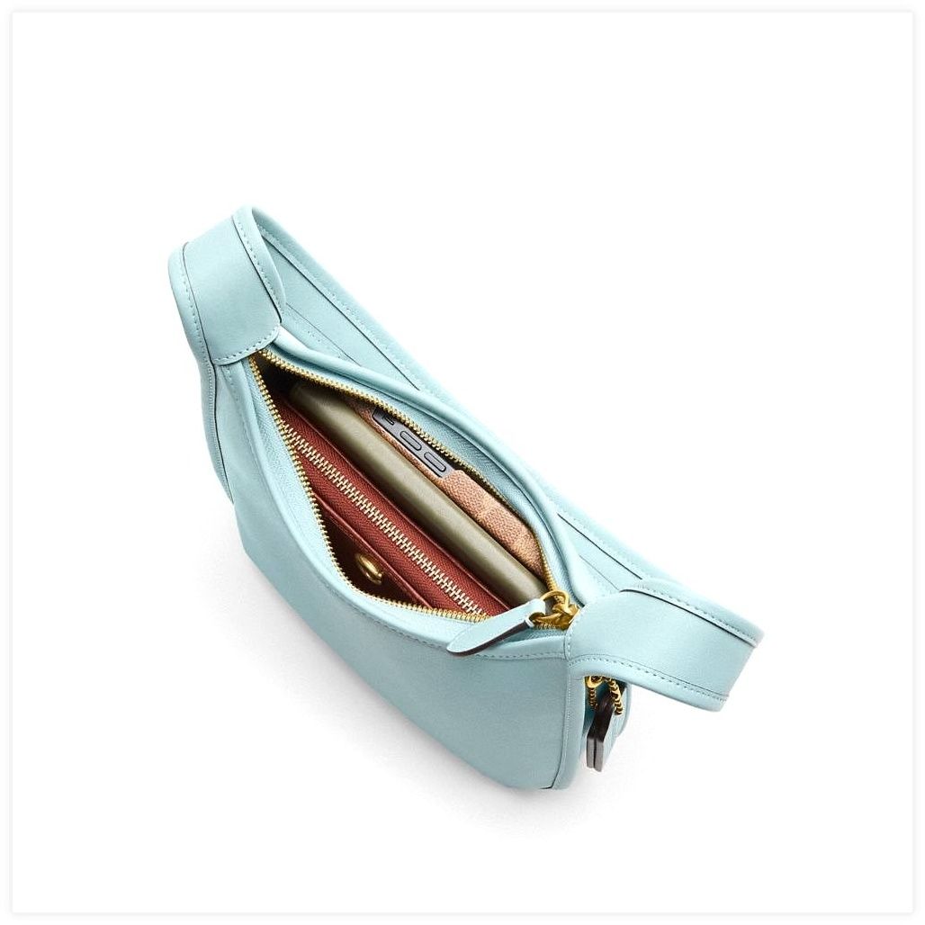 코치 Curve Zip Bag 이미지