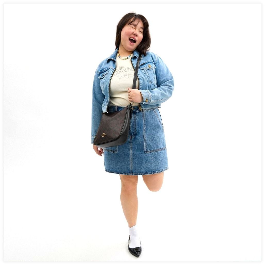 코치 Ellie File Bag In Signature Canvas 이미지