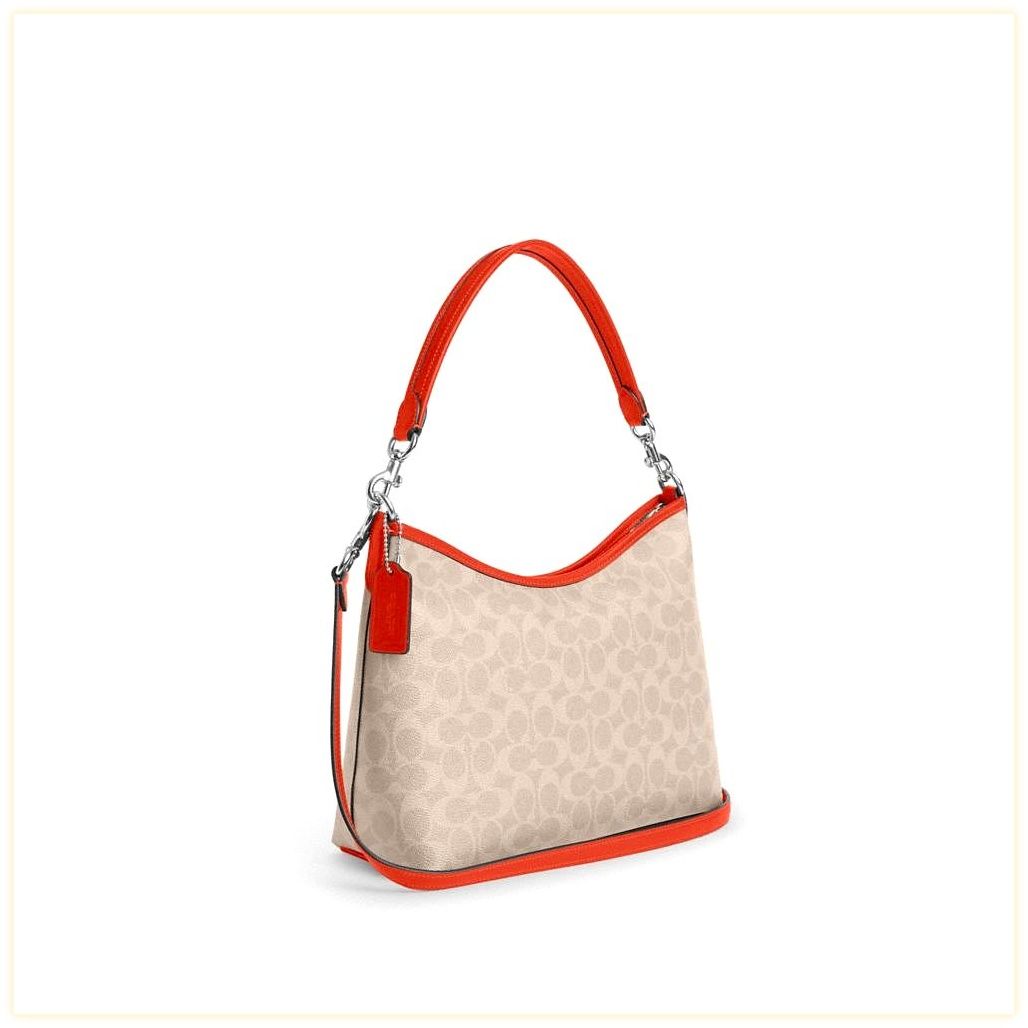 코치 Laurel Shoulder Bag In Signature Canvas 이미지