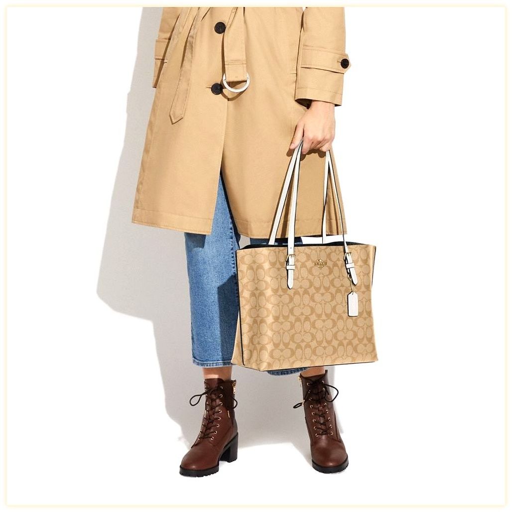 코치 Mollie Tote Bag In Signature Canvas 이미지