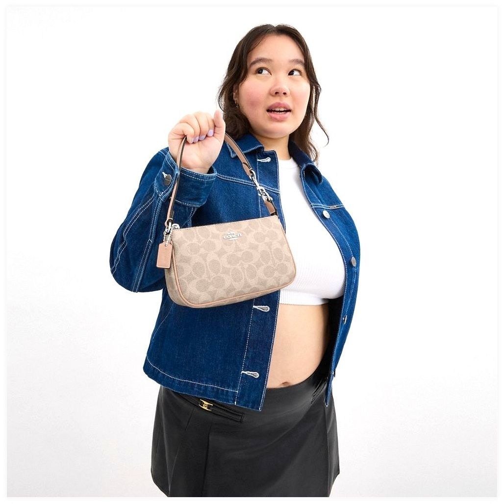 코치 Nolita 19 In Signature Canvas 이미지