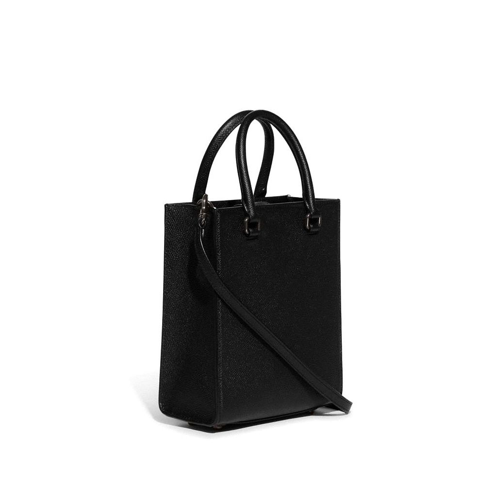 코치 Tote 16 With Signature Canvas 이미지