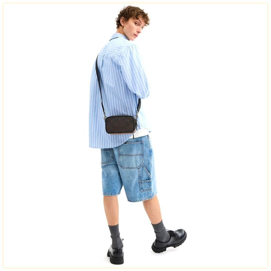 코치 Wyatt Crossbody Bag In Blocked Signature Canvas 이미지