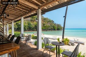 에메랄드빛 파도와 속삭이는 야자수, 사이 피피 아일랜드 빌리지에서의 꿈결 같은 휴식 이미지