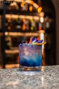 가성비 갑! 방콕 트윈 타워스 호텔 후기: 수영장, 조식, 위치 완벽! (내돈내산) 이미지